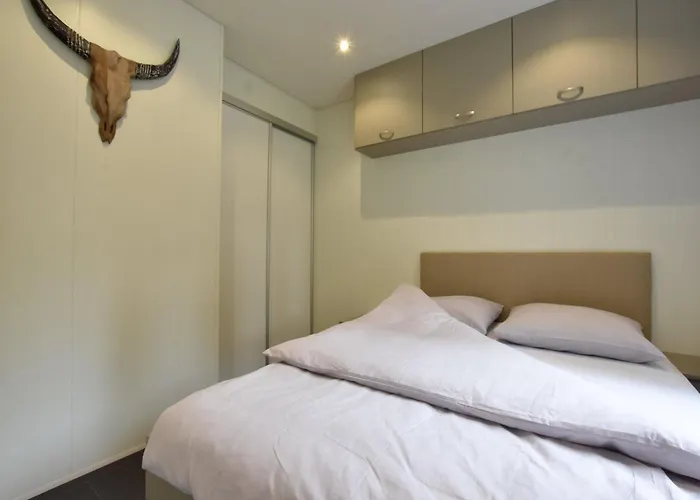 Semesterbostad Stylish In Woods Vorden